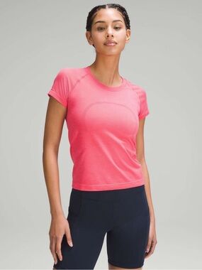 Lululemon Swiftly Tech Short-Sleeve Shirt 2.0 Race Length Lip Gloss Size 6